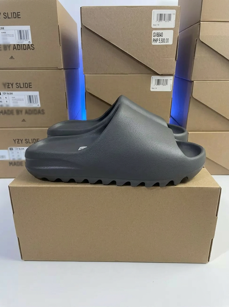 Yeezy Slides — premium S&D Sells Shop piece